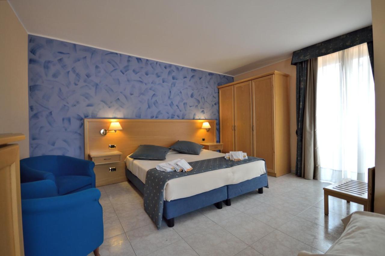 Bristol Hotel 3*