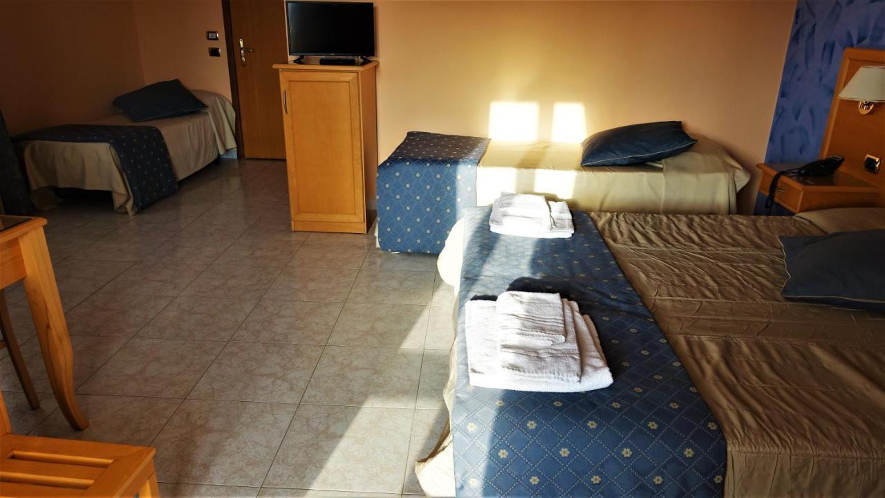 Bristol Hotel 3*